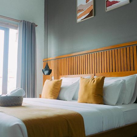 Escape Bajo Hotel Labuan Bajo Buitenkant foto