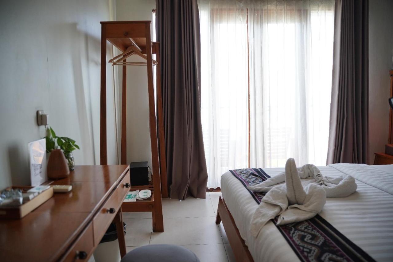 Escape Bajo Hotel Labuan Bajo Buitenkant foto