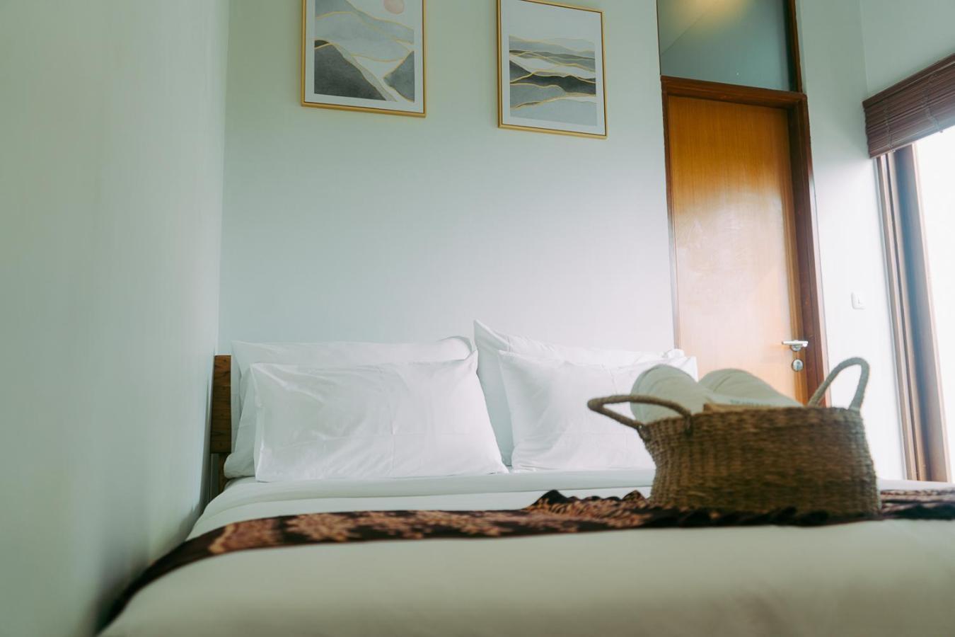 Escape Bajo Hotel Labuan Bajo Buitenkant foto