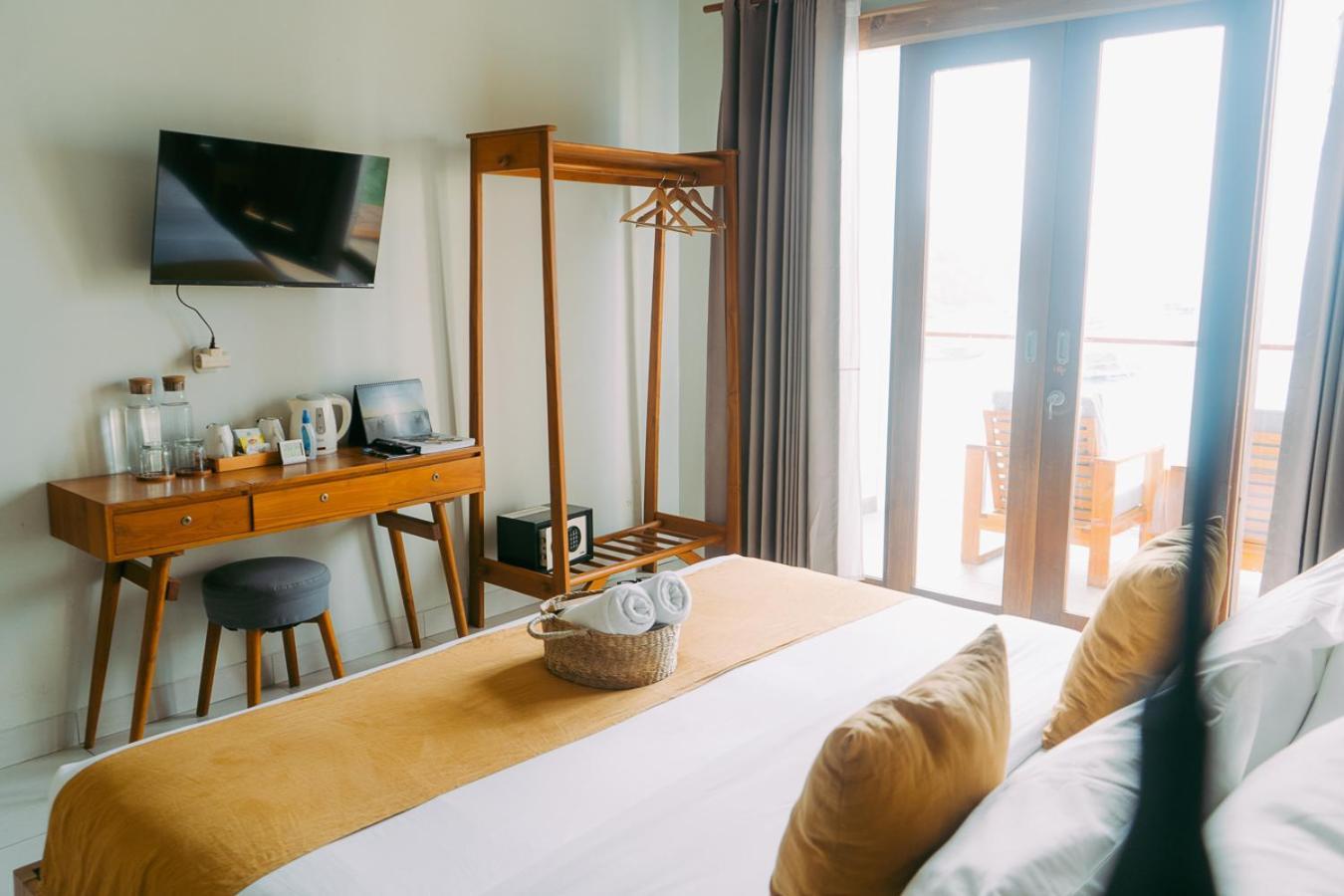 Escape Bajo Hotel Labuan Bajo Buitenkant foto
